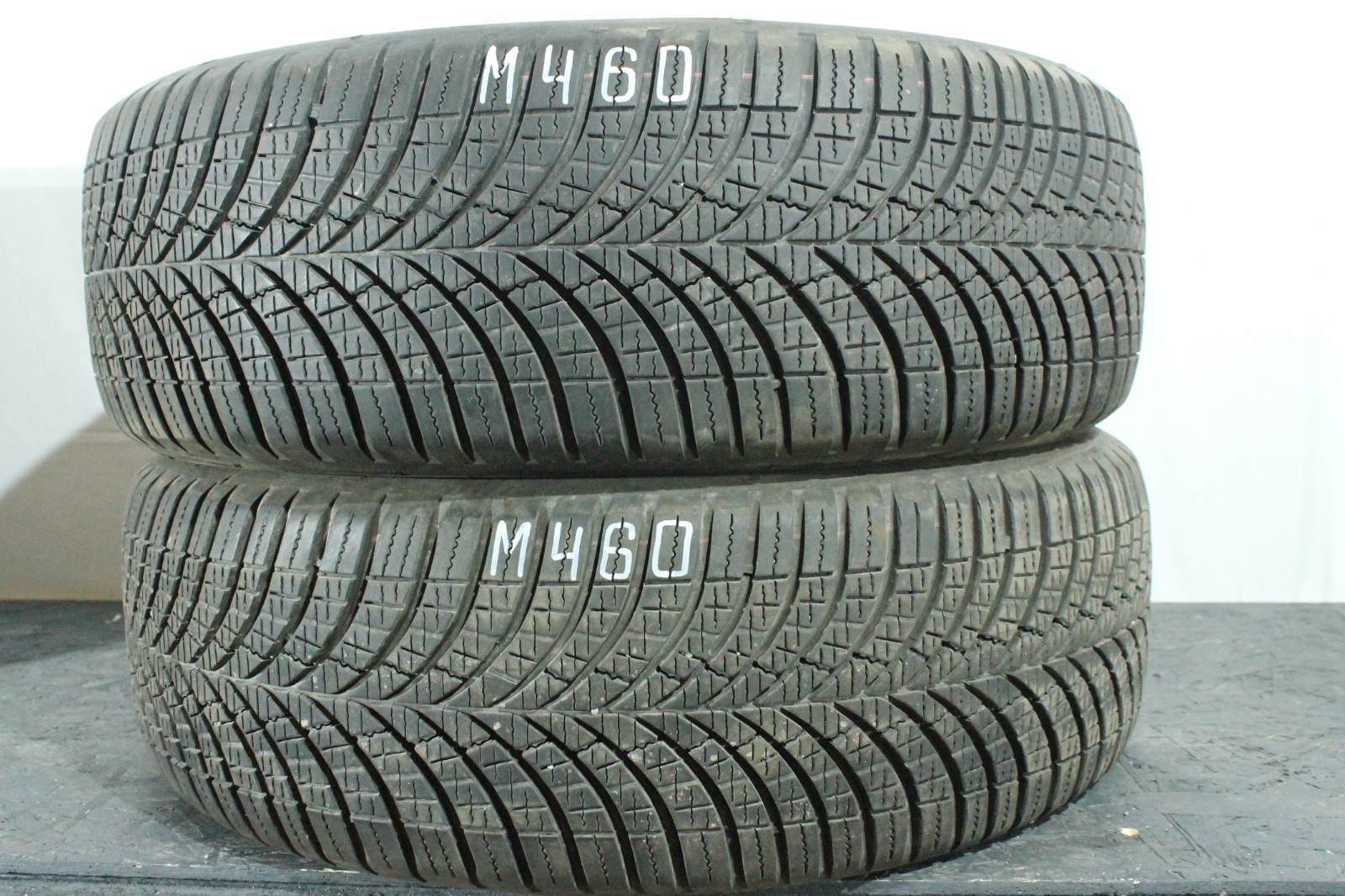 358694793325-featured 2x 215/60 R17 100V Allwetterreifen Goodyear Vector4Seasons Gen3 Dot24 6-7mm M460 – Bild 1