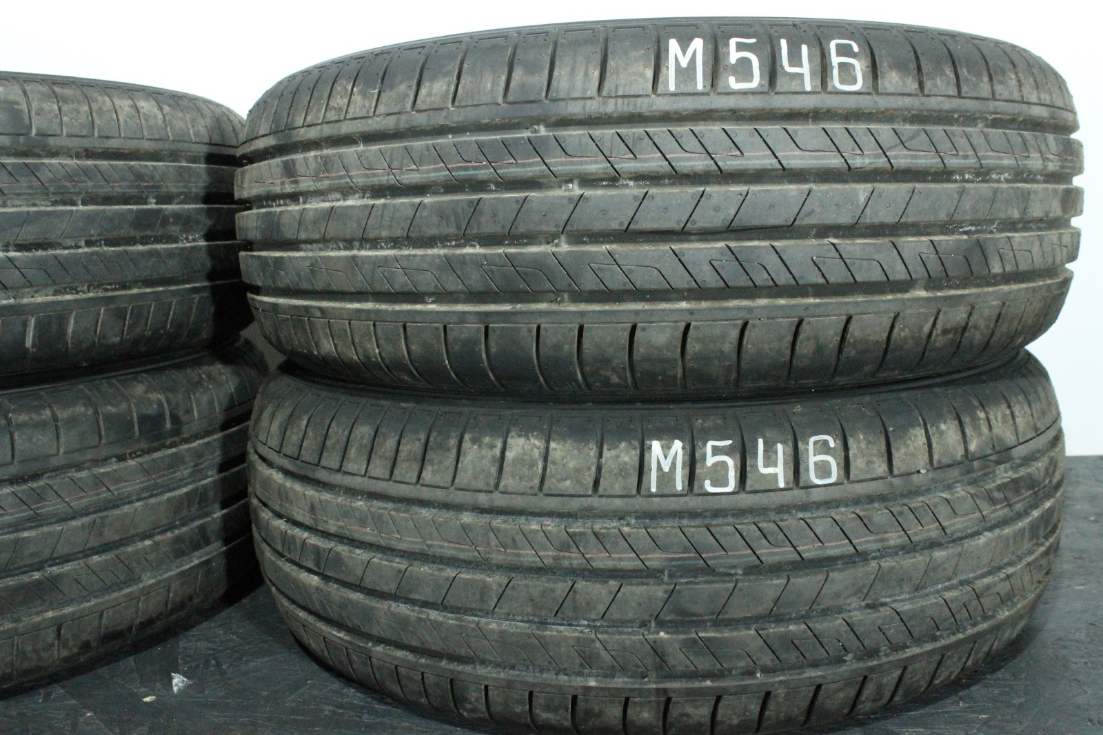 358694918486-featured 2x 215/60 R16 95H Sommerreifen Kumho Solus HS63 Neuwertig Dot2025 M546 – Bild 1