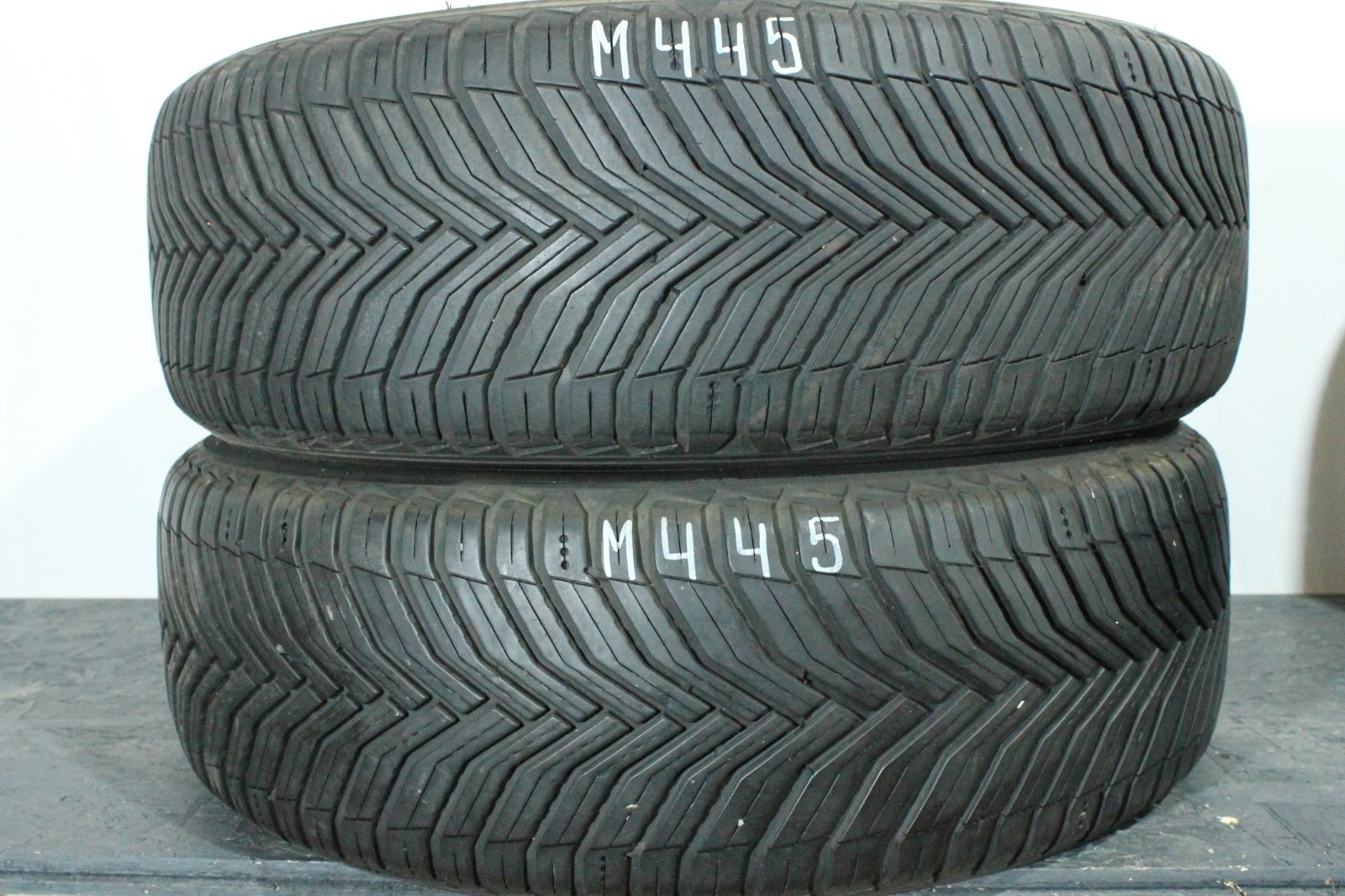 358699468677-featured 2x 205/55 R19 97V Allwetterreifen Michelin CrossClimate 2 Dot2023 4,8-5,2mm M445 – Bild 1