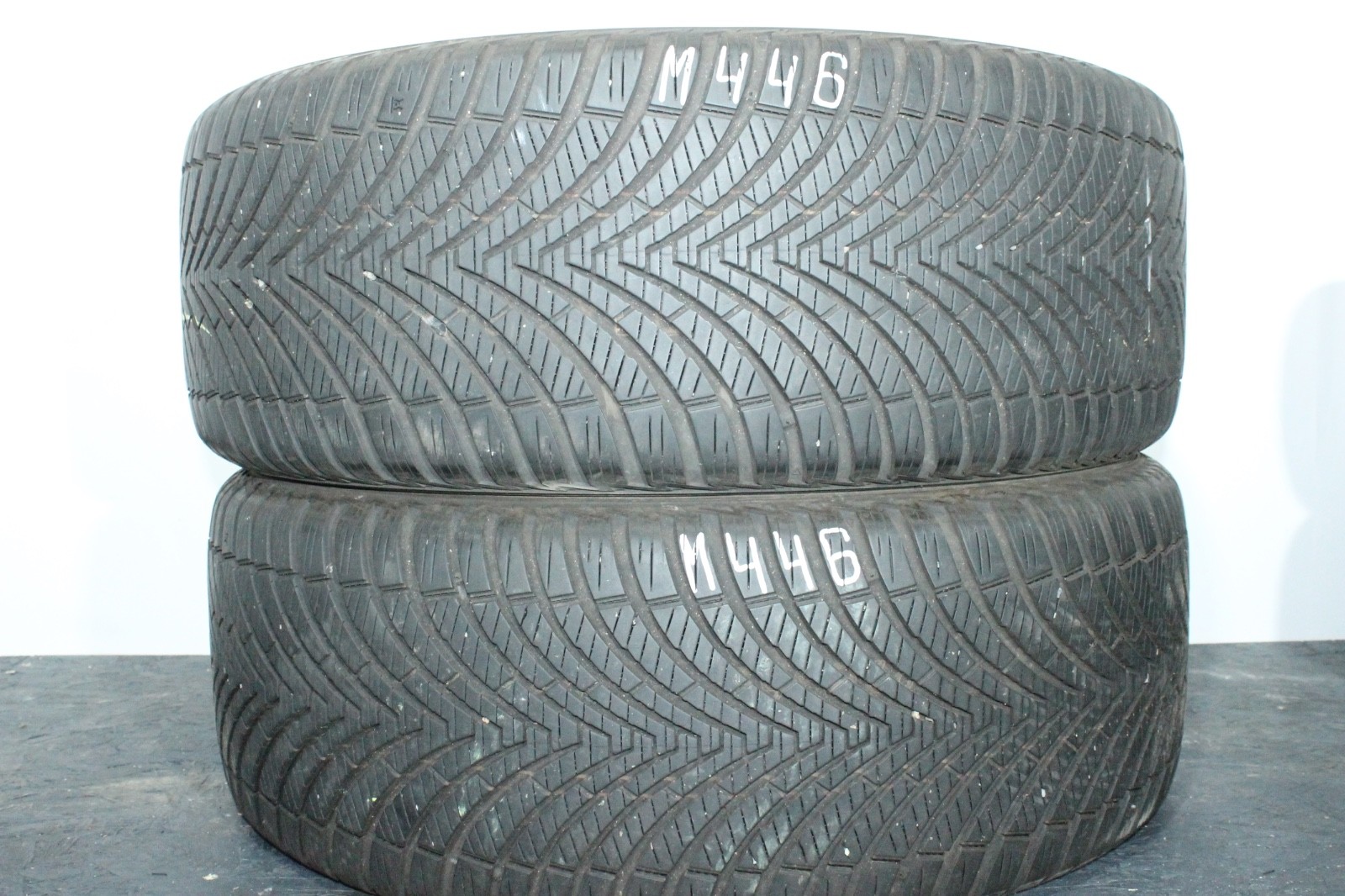 358699475636-featured 2x 245/45 ZR19 102Y Allwetterreifen Kumho Solus 4S HA32 Dot2024 5-5,5mm M446 – Bild 1