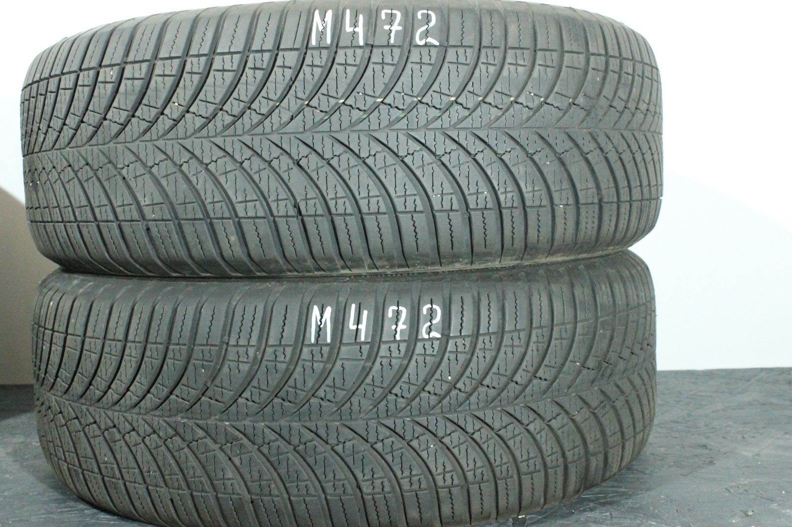 358699514490-featured 2x 225/55 R18 102V Goodyear Vector 4Seasons Gen-3 Dot2023 5,7-6,2mm M472 – Bild 1