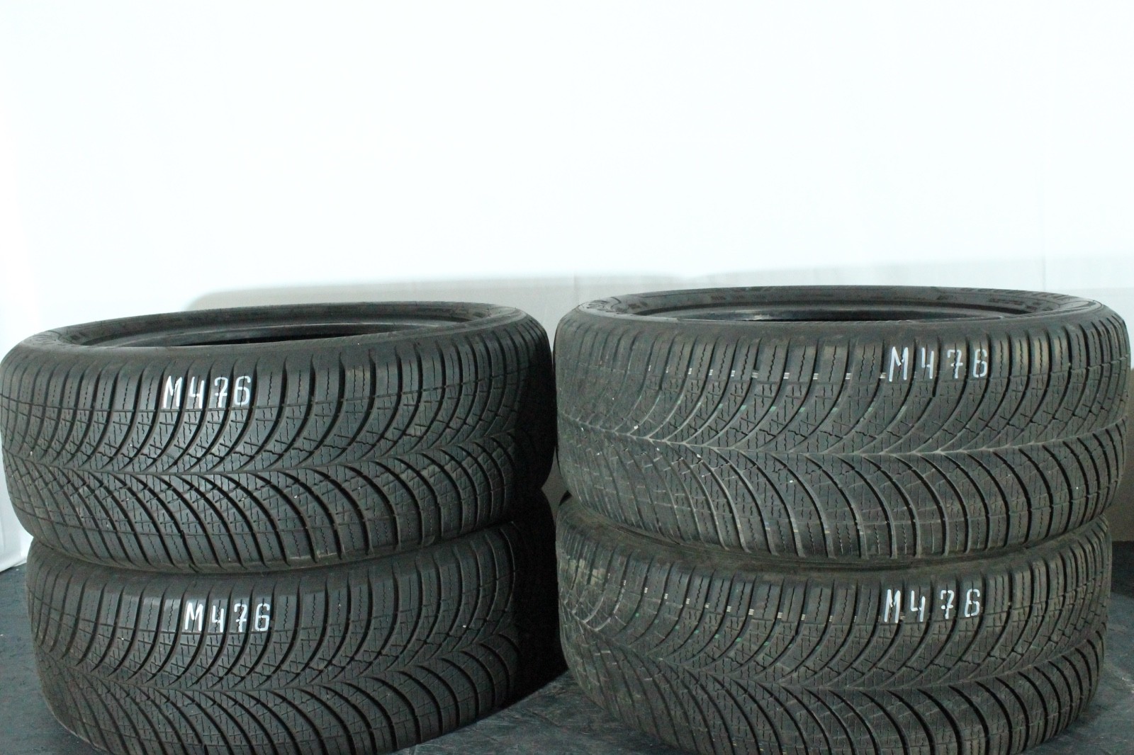 358699590105-featured 4x 215/55 R17 94V Goodyear Vector 4Seasons Gen-3 Dot2024 5,5-6,5mm M476 – Bild 1