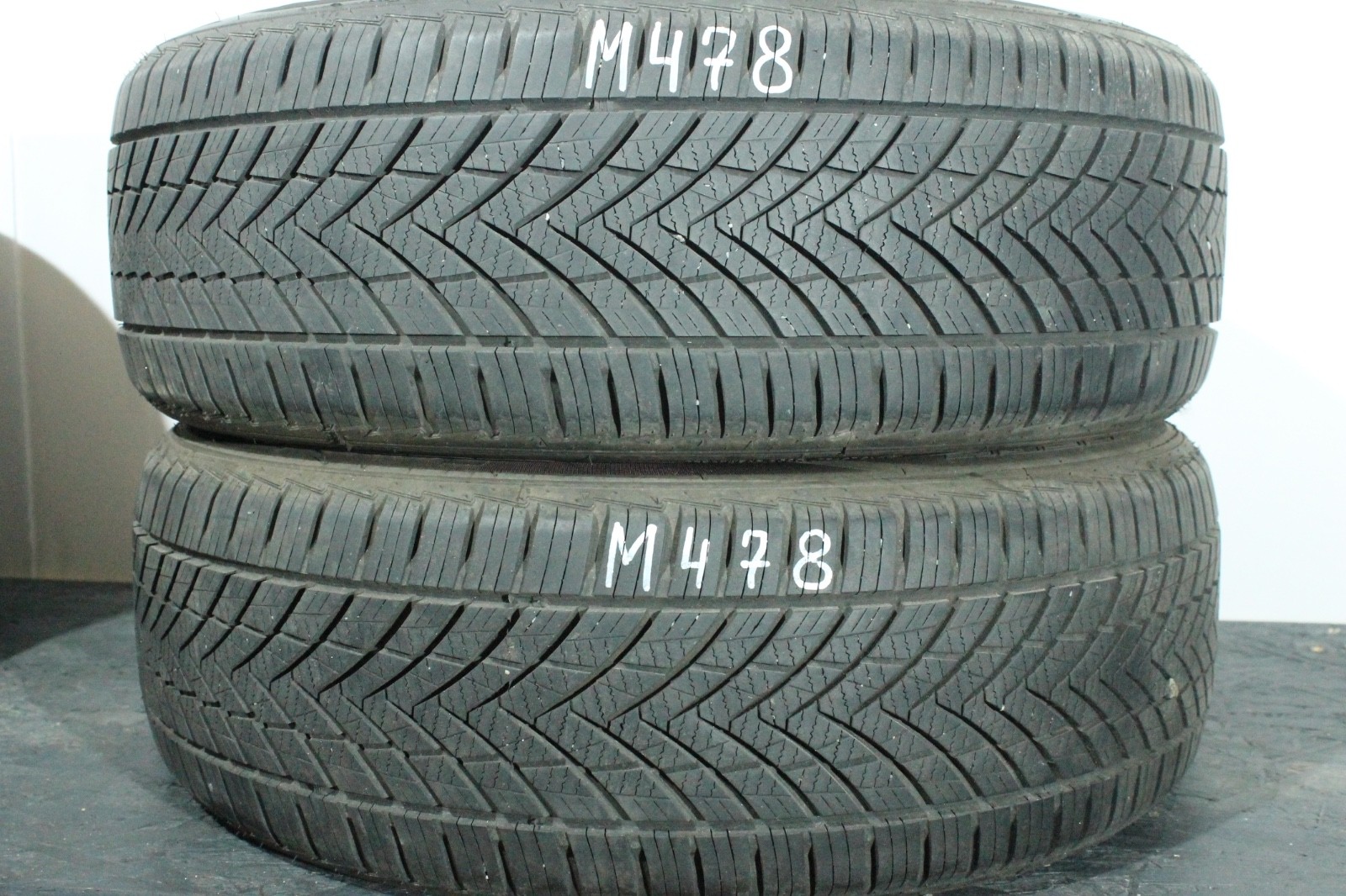 358699601217-featured 2x 205/55 ZR17 95W Tourador XAllClimate TF2 Dot2023 5,5-6,5mm M478 – Bild 1