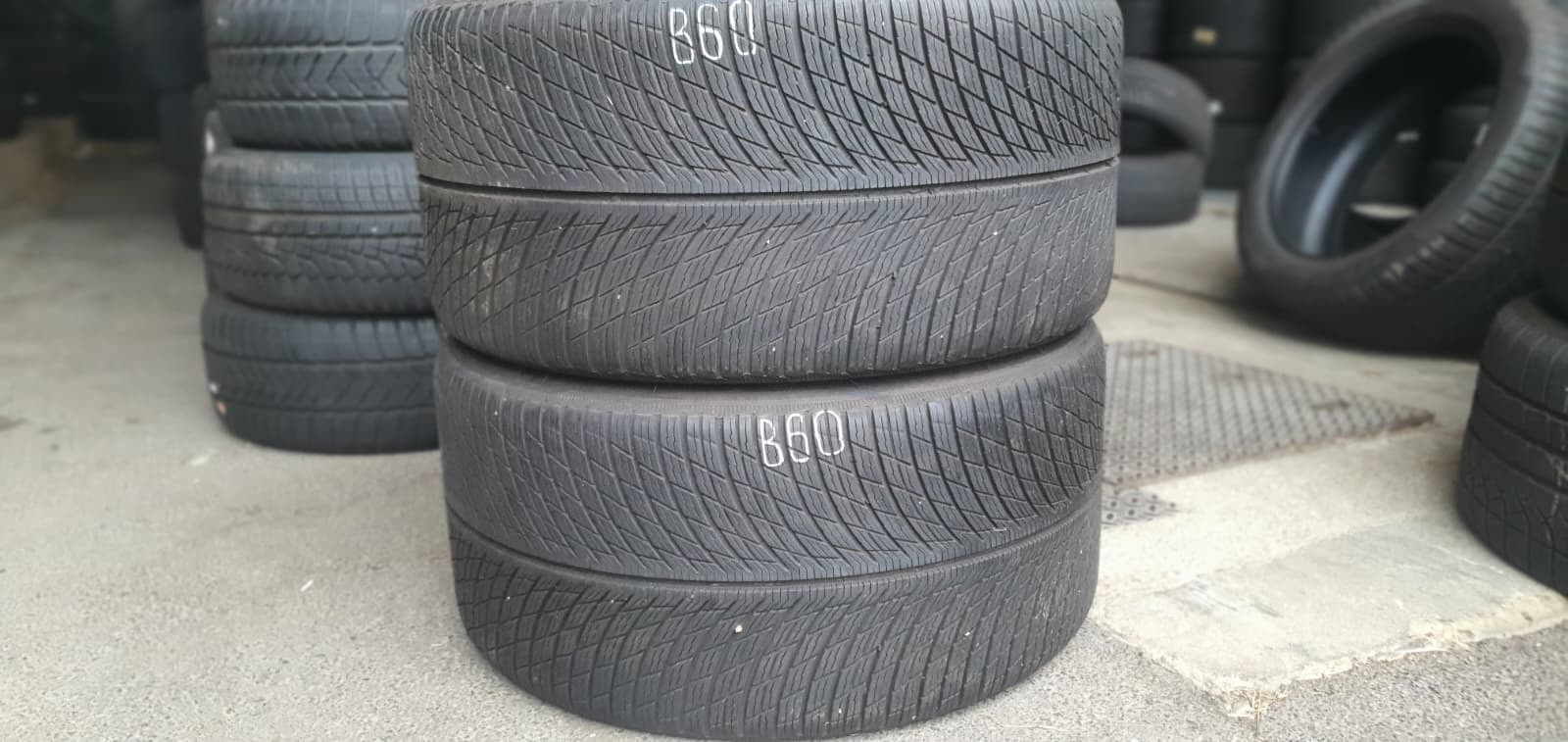 358717934061-featured 2x 295/30 R21 102V Winterreifen Michelin Pilot Alpin 5 NAO X Dot4218 6,2mm B60 – Bild 1
