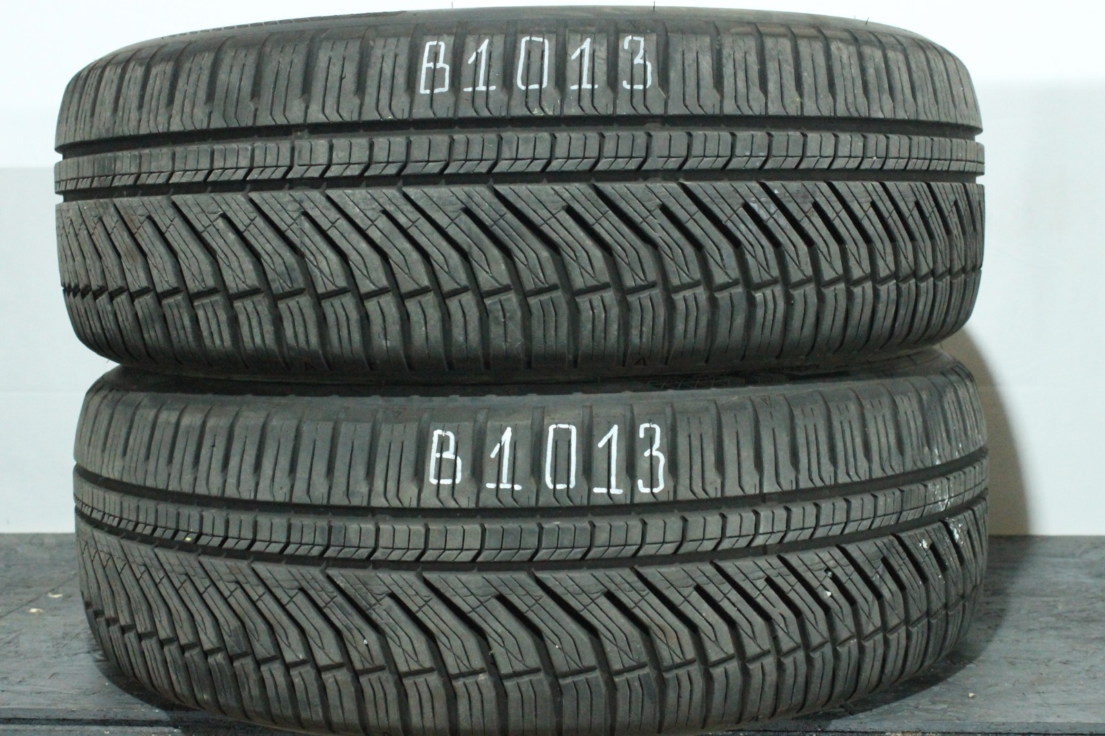 820047919018-featured 2x 235/55 R19 105W Ganzjahresreifen FalkenEuro AS AS220Pro5,3-6mm Dot4323 B1013 – Bild 1