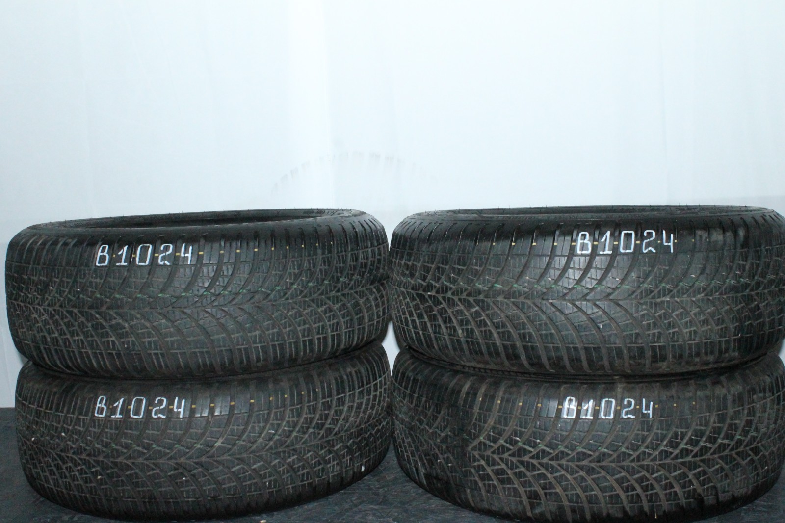 820057747043-featured 4x 185/55R15 86V Ganzjahresreifen Goodyear Vector4seasons G 6-7mm Dot3722 B1024 – Bild 1