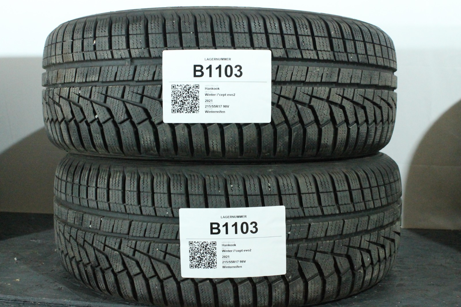 820069343687-featured 2x215/55 R17 98V Winterreifen Hankook Winter I*cept Evo2 7mm Dot4021 B1103 – Bild 1