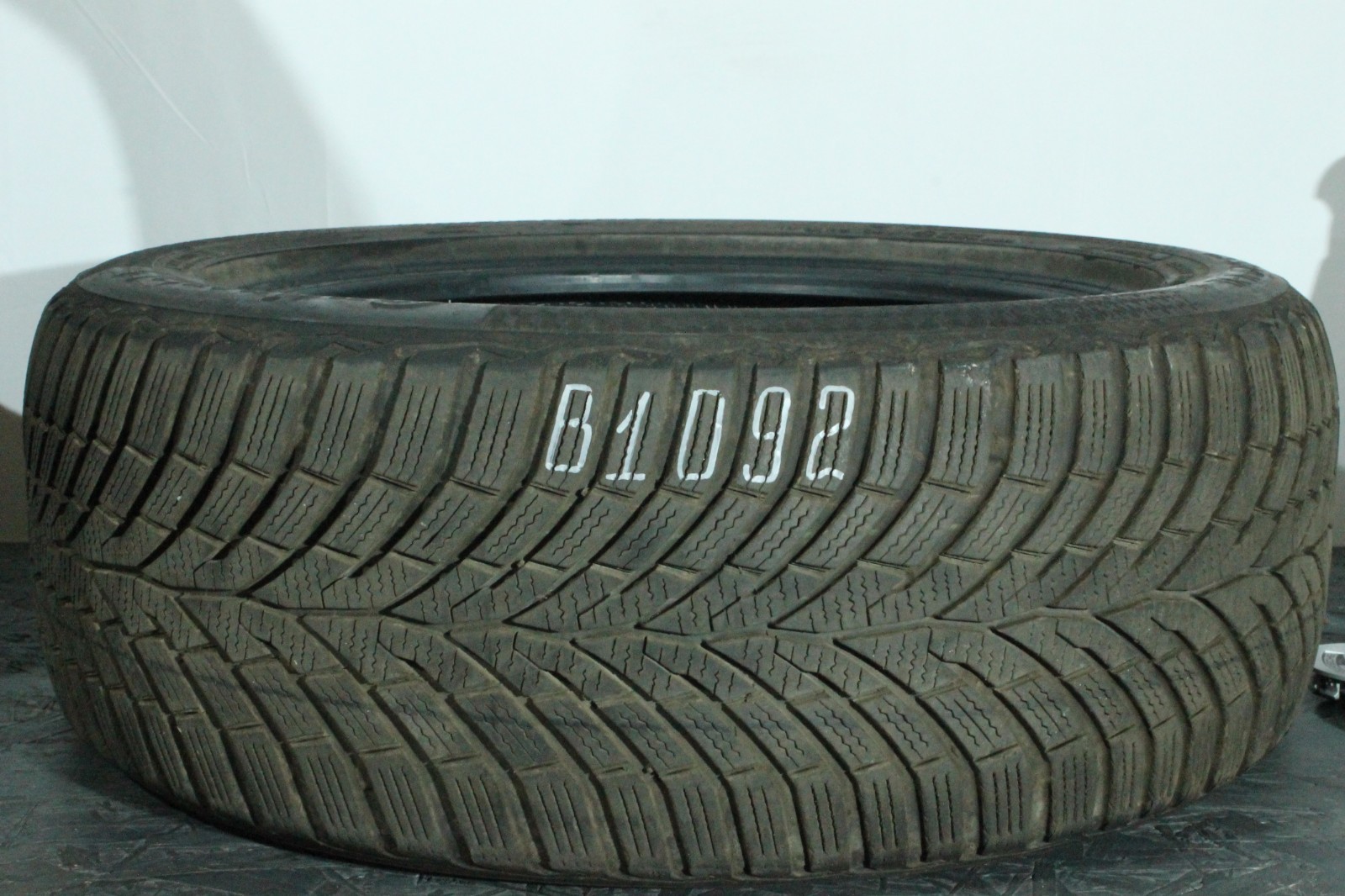 820078430999-featured 1x 225/50R17 98V Winterreifen Continental Winter CTS870 4,5-5,5mm Dot3624 B1092 – Bild 1