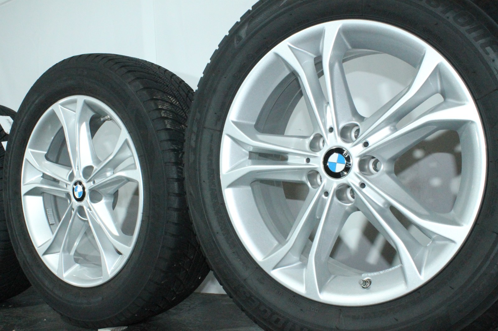 820231476883-featured BMW X3 G01 X4 G02 Winterkompletträder Styling Doppelspeiche 688 225/60 18 Zoll – Bild 1
