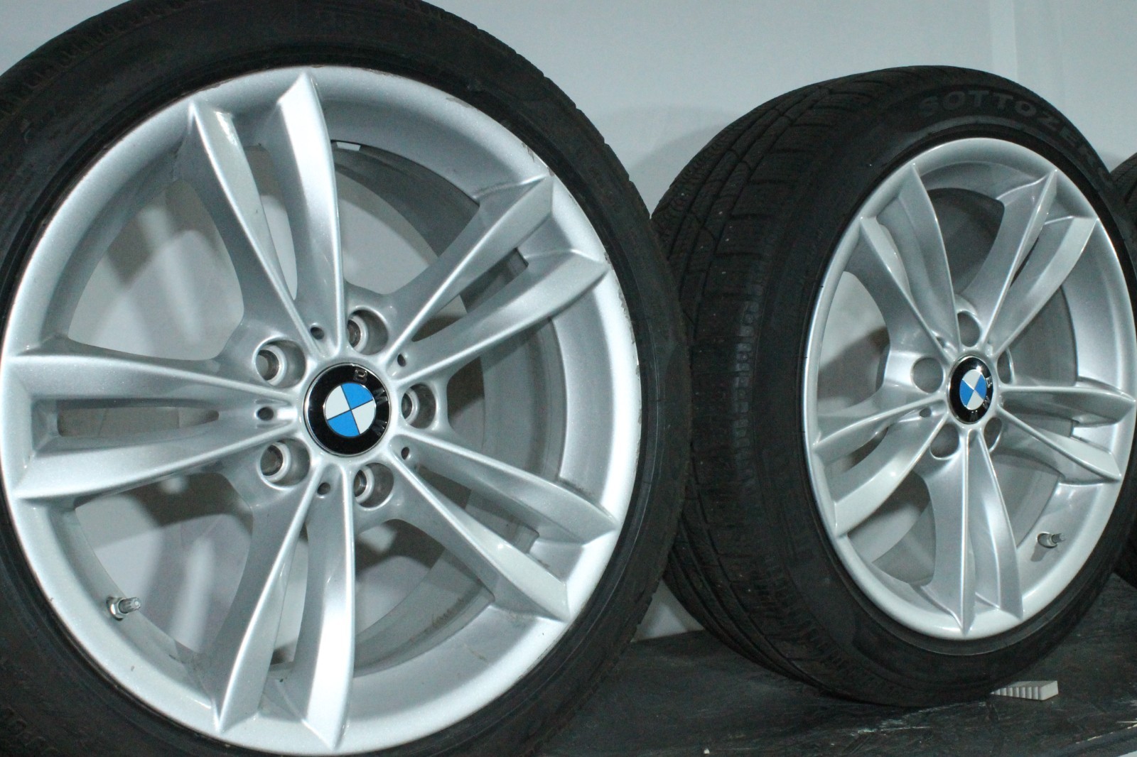 820235031370-featured Original 18 Zoll BMW Winterkompletträder 3er F30 F31 F34 4er F32 F33 F36 – Bild 1