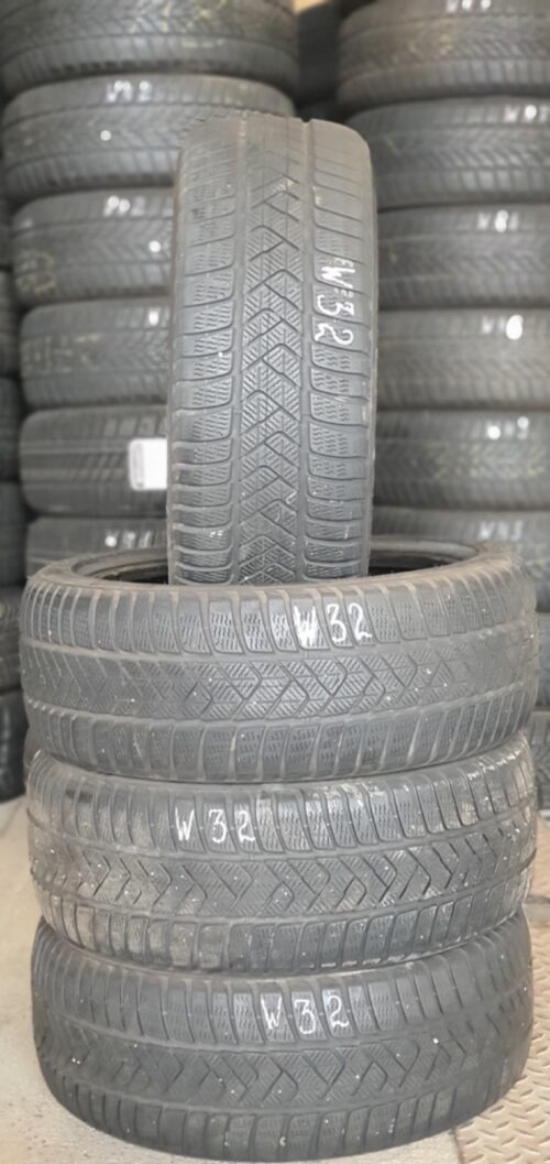 2 Winterreifen Pirelli Sottozero 3 Winter (RSC) 225/45 R18 95V Dot3419 5-6mm W32 – Bild 1
