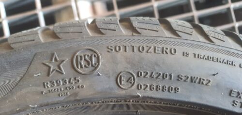 2x Winterreifen Pirelli Sottozero 3 (RSC) 225/45 R18 95H Dot2920 5mm B226 – Bild 6