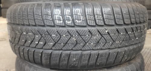 2x Winterreifen Pirelli Sottozero 3 (RSC) 225/45 R19 96V Dot2520 7mm B53 – Bild 1