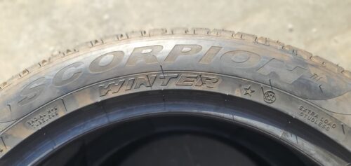 2x Winterreifen Pirelli ScorpionWinter TM (RSC) 285/45 R21 113V Dot2722 5mm B124 – Bild 5