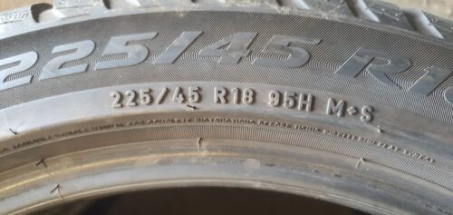 2x Winterreifen Pirelli Sottozero 3 (RSC) 225/45 R18 95H Dot3220 5mm B228 – Bild 8