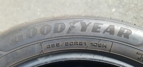 2x Winterreifen Goodyear UltraGrip Perfomance+ 255/50 R21 109H Dot2821 7mm B152 – Bild 9