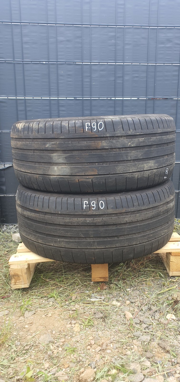 2x-Pirelli-P-ZERO-Sommerreifen-28540-R22-106-Y-MIL-DOT-22-35mm-F90-357027369225 2x Pirelli P ZERO Sommerreifen 285/40 R22 106 Y (MIL) DOT 22 3,5mm F90 – Bild 1