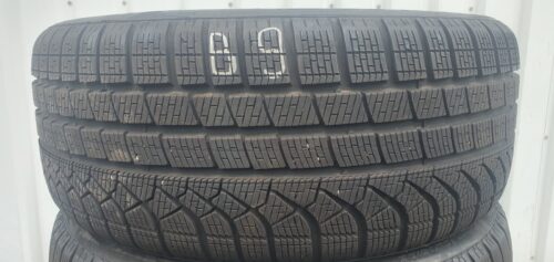 2x Winterreifen Pirelli PZeroWinter MO 245/45 R19 102H Dot2823 6,5-7,5mm B9 – Bild 3