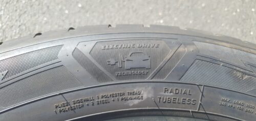 2x Winterreifen Goodyear UltraGrip Performance+ 255/50 R21 109H Dot2321 6mm B153 – Bild 6