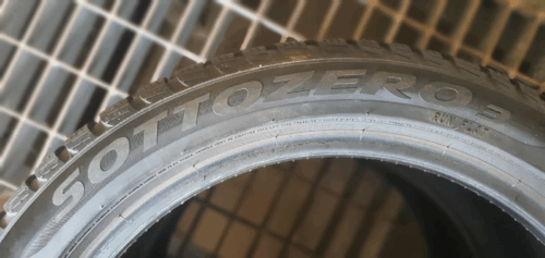 2x Winterreifen Pirelli Sottozero 3 (RSC) 225/45 R18 95H Dot2320 5mm B221 – Bild 5