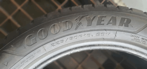 1x Winterreifen Goodyear UltraGrip Perfromance + 225/50 R18 99V Dot4024 8mm B241 – Bild 3