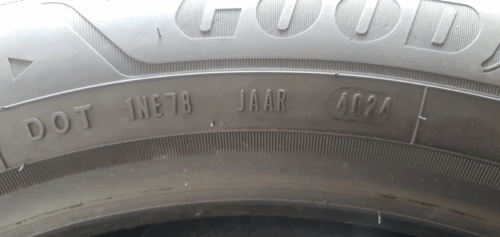 1x Winterreifen Goodyear UltraGrip Perfromance + 225/50 R18 99V Dot4024 8mm B241 – Bild 4
