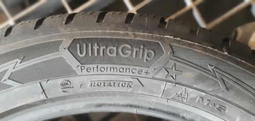 1x Winterreifen Goodyear UltraGrip Perfromance + 225/50 R18 99V Dot4024 8mm B241 – Bild 6