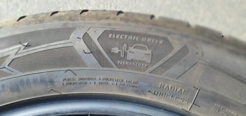 2x Winter Goodyear UltraGrip Performance + 255/50 R21 109H Dot2121 4-4,5mm B136 – Bild 6