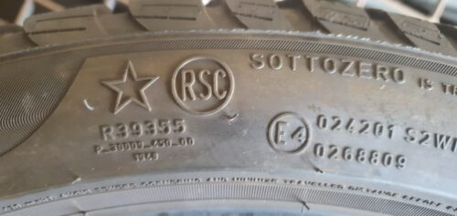2x Winterreifen Pirelli Sottozero 3 (RSC) 225/45 R18 95H Dot3020 5,5-6mm B227 – Bild 6